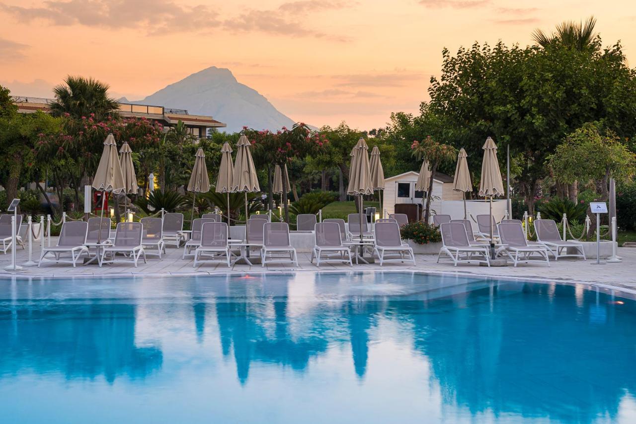 Grand Palladium Sicilia Resort & Spa Campofelice Di Roccella Ngoại thất bức ảnh